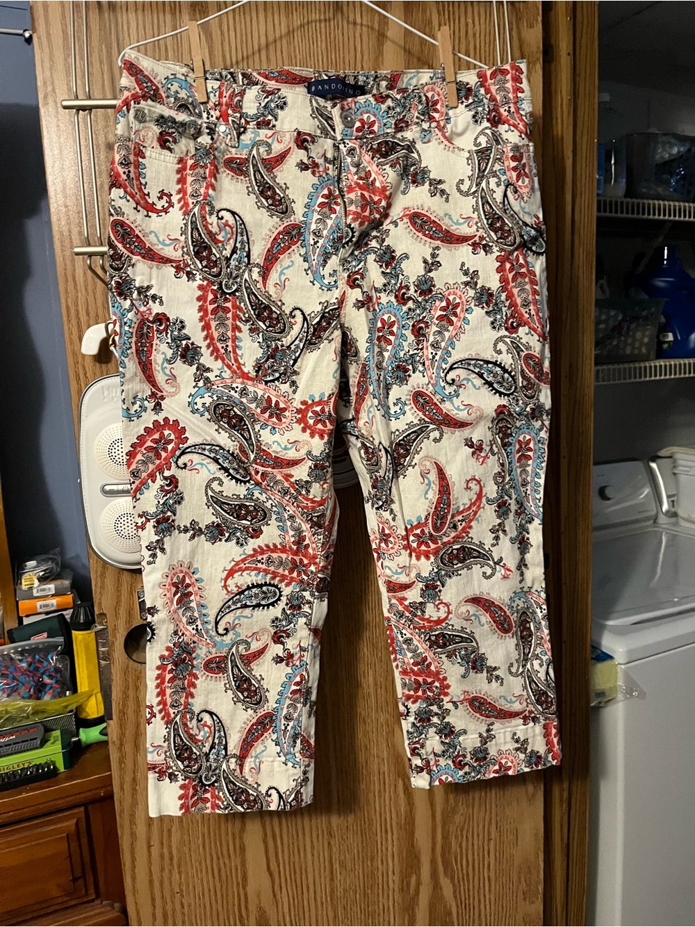 Bandolino Cream Capris with Red and Blue Paisley Print